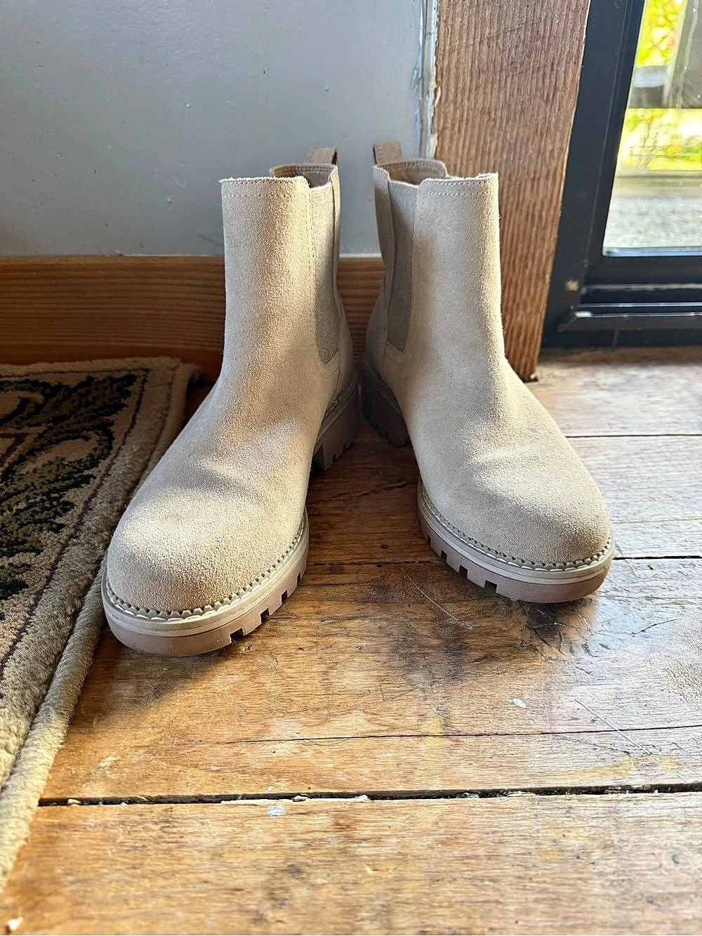 Crown Vintage Simi Chelsea Boot Beige US 8.5